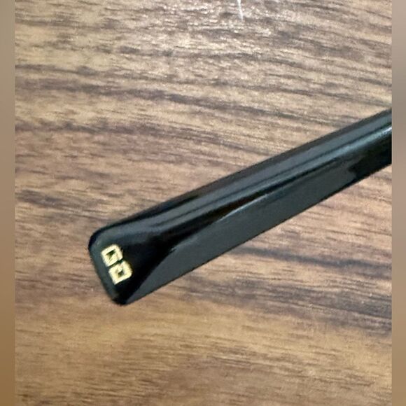 NWT Givenchy Black Oversized Cat Eye Sunglasses with Gradient Lens. - Picture 8 of 8